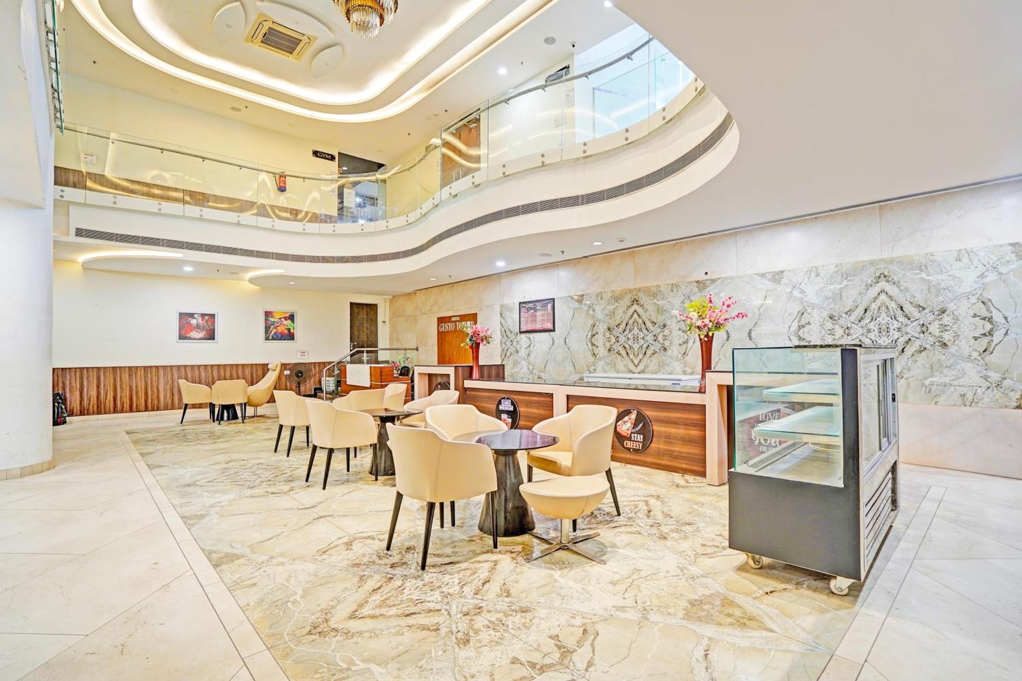 Palette Gomti Nagar Near Ekana Stadium Formerly Gusto Club Лакнау Екстериор снимка